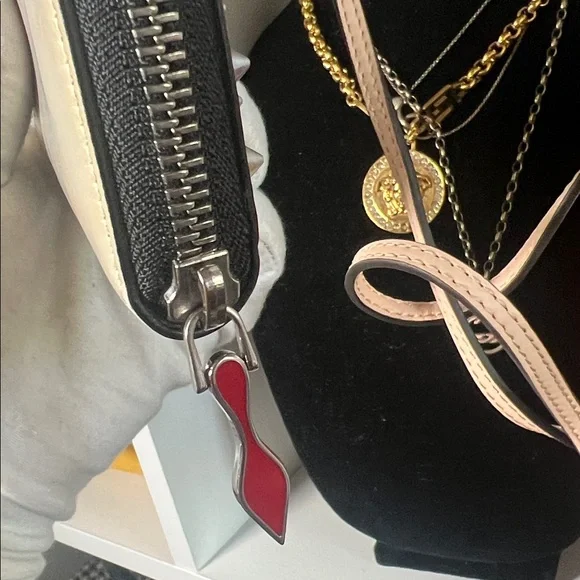 Authentic Christian Louboutin Metallic Compact Zip Card Wallet - Picture 7 of 8